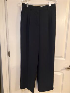 NWT Aritzia The Effortless Pant in Navy Size 8 - Straight leg - Accepting Offers